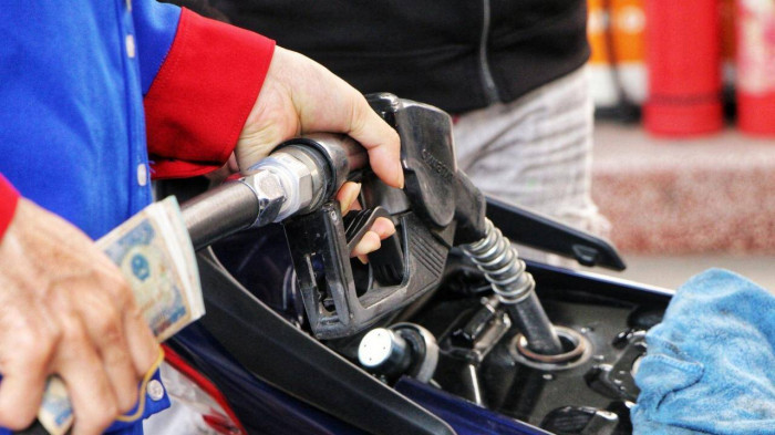 Giá xăng dầu giảm nhẹ nhưng vẫn dự báo đà tăng