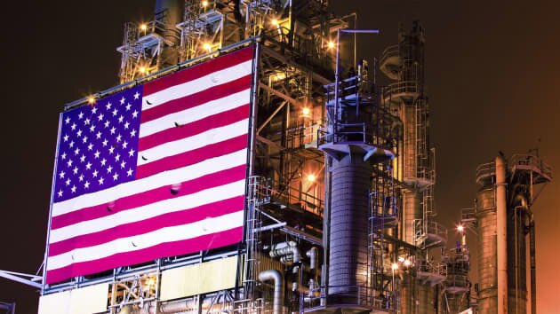 Tổng thống Joe Biden có thể giải phóng dầu từ Cục Dự trữ Dầu chiến lược Mỹ để hạ nhiệt giá xăng dầu