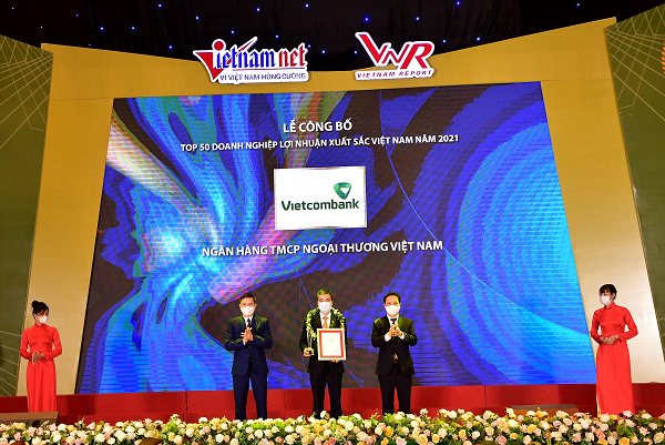 Vietcombank quyên góp ủng hộ phòng, chống COVID-19 do Trung ương MTTQ Việt Nam phát động