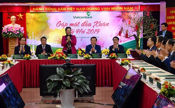 Chủ tịch Quốc hội Nguyễn Thị Kim Ngân chúc tết Vietcombank trong ngày làm việc đầu tiên Xuân Kỷ Hợi 2019