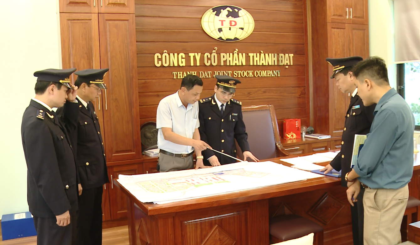 Cán bộ công chức Hải quan Quảng Ninh đồng hành, hỗ trợ doanh nghiệp