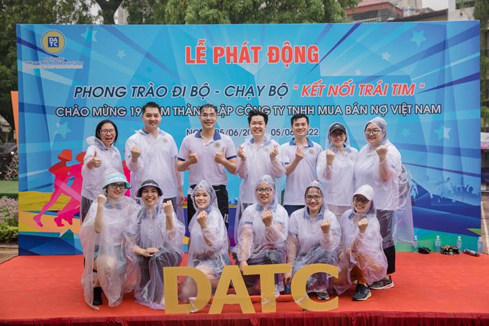 C&aacute;n bộ, nh&acirc;n vi&ecirc;n DATC nhiệt t&igrave;nh tham gia Chương tr&igrave;nh