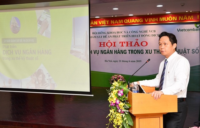 Ông Nguyễn Mạnh Hùng - Uỷ viên HĐQT Vietcombank phát biểu tại Hội thảo