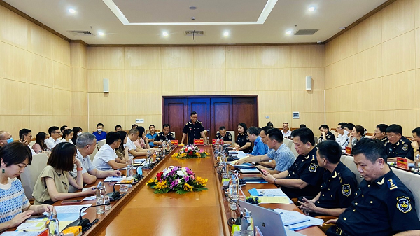 Cục trưởng Cục Hải quan Quảng Ninh Nguyễn Văn Nghiên phát biểu tại Hội nghị