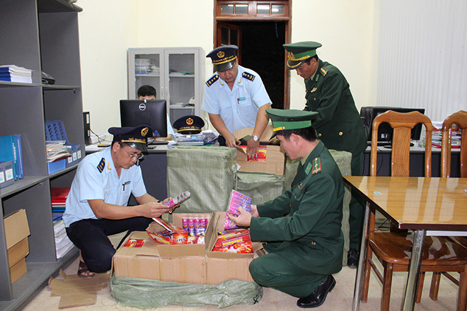 Lực lượng Hải quan Quảng Ninh phối hợp với lực lượng Bộ đội Biên phòng siết chặt công tác phòng, chống buôn lậu, vận chuyển trái phép pháo