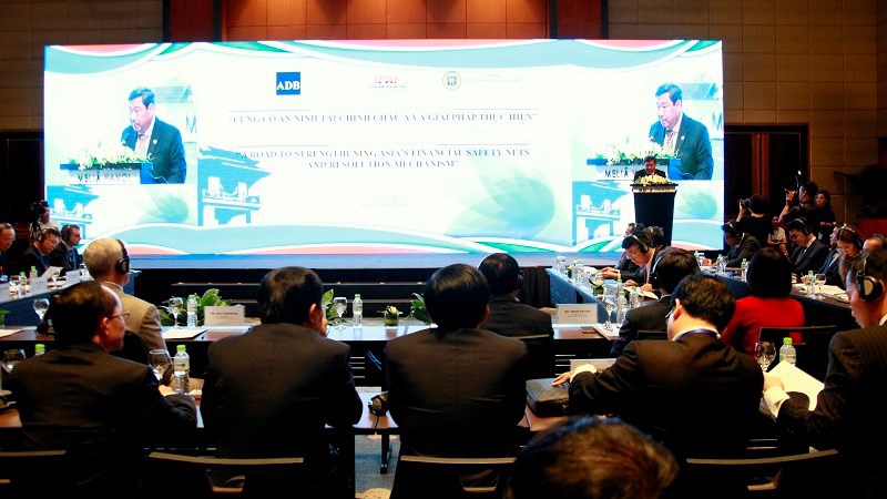 Ông Lê Hoàng Hải, Chủ tịch Hội đồng thành viên DATC trao đổi về tình hình an ninh tài chính tại Hội nghị quốc tế Diễn đàn các Công ty quản lý tài sản công quốc tế (IPAF) 