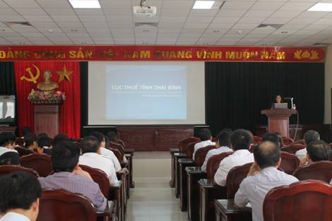 Đồng chí Dương Thị Tài - Cục trưởng Cục Thuế tỉnh Thái Bình khai mạc lớp học