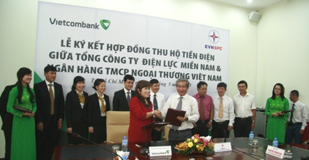 Lễ ký kết thu hộ tiền điện giữa EVN SPC và Vietcombank. 