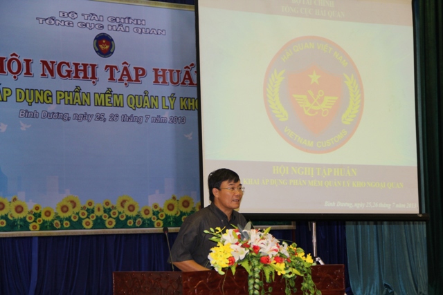 Phó Tổng cục trưởng Tổng cục Hải quan Vũ Ngọc Anh phát biểu tại hội nghị