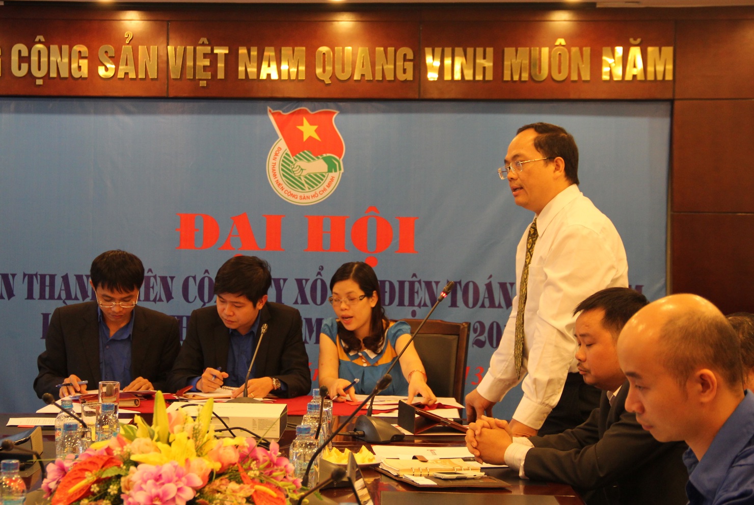 Đồng chí Lê Văn Hoan – Bí thư Chi bộ, Chủ tịch Công ty phát biểu tại Đại hội