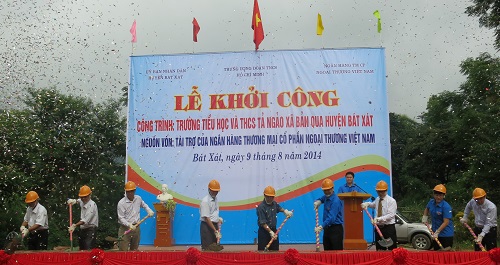 Lễ Khởi công xây dựng trường Tiểu học và THCS Tả Ngảo tại xã Bản Qua do Vietcombank tài trợ.