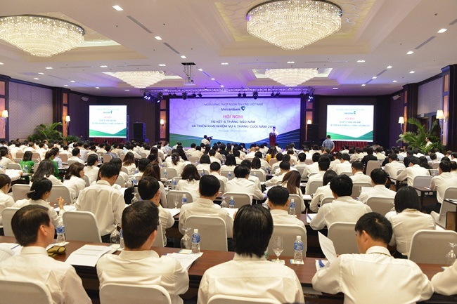 Toàn cảnh Hội nghị Sơ kết 6 tháng đầu năm và triển khai kế hoạch 6 tháng cuối năm 2016 của Vietcombank