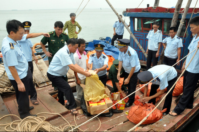 Hải quan Quảng Ninh với chiến công bắt trên 2 tấn pháo.