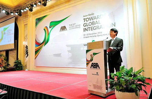 Chủ tịch HĐQT Vietcombank Nghiêm Xuân Thành phát biểu tại Hội nghị