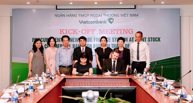 Đại diện Vietcombank và Công ty Finastra tham dự tại buổi lễ