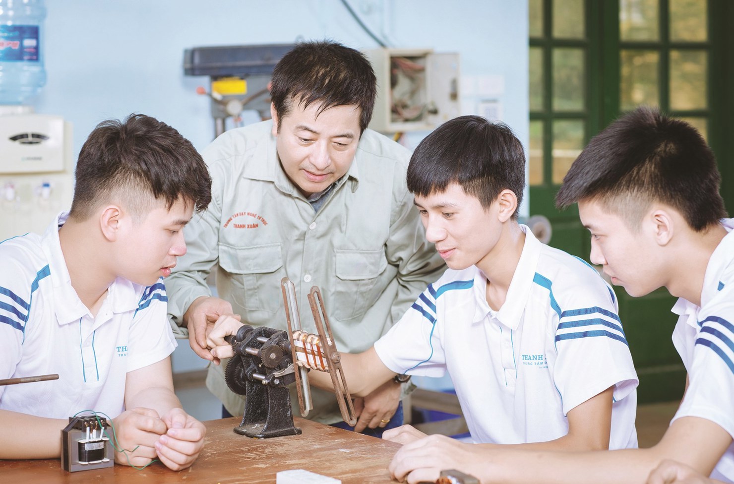 Quy hoạch mạng lưới cơ sở giáo dục nghề nghiệp là một bước tiến đáng khen ngợi của giáo dục Việt Nam. Hãy xem những hình ảnh minh họa về kế hoạch quy hoạch này và cảm nhận sự tươi mới và cơ hội phát triển trong tương lai của các chương trình đào tạo nghề nghiệp.