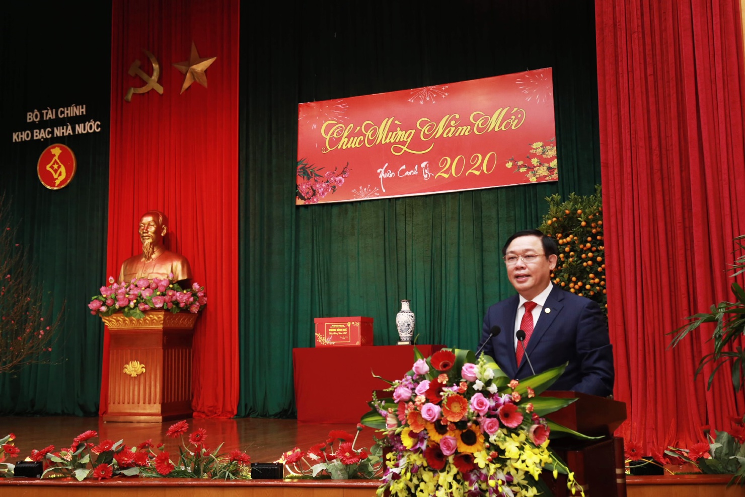 Phó Thủ tướng Vương Đình Huệ phát biểu tại buổi làm việc với Kho bạc Nhà nước.