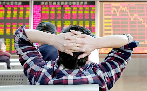Thị trường chứng khoán Trung Quốc sụt giảm mạnh sau kỳ nghỉ Tết Nguyên đán.