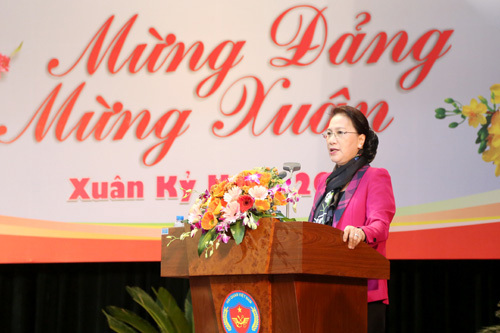 Chủ tịch Quốc hội Nguyễn Thị Kim Ngân phát biểu chỉ đạo tại buổi làm việc. 