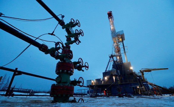 Iraq kêu gọi OPEC+ họp khẩn để giúp cân bằng thị trường dầu toàn cầu.