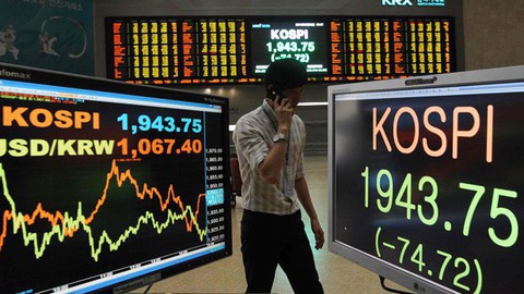 Nhà đầu tư ngoại liên tục bán tháo trên thị trường chứng khoán Hàn.
