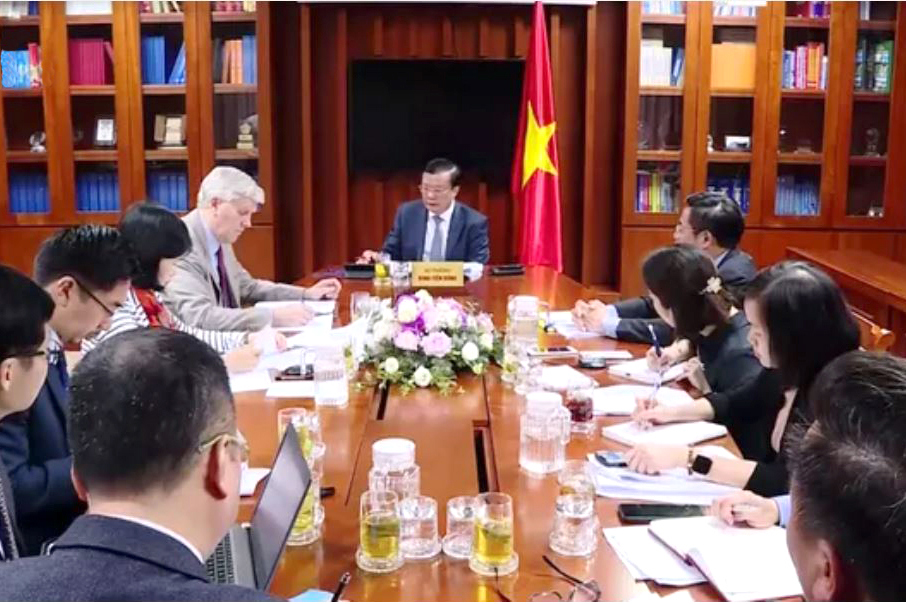 Bộ trưởng Đinh Tiến Dũng điện đàm với Chủ tịch Ngân hàng Phát triển Châu Á (ADB).