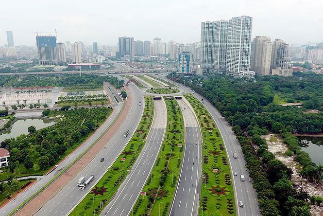 Đại lộ Thăng Long là một trong những tuyến đường huyết mạch của thủ đô đi qua huyện Hoài Đức.