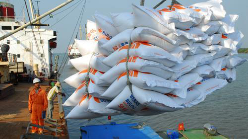 Tạm ứng trước hạn ngạch 100.000 tấn gạo xuất khẩu trong tháng 5.