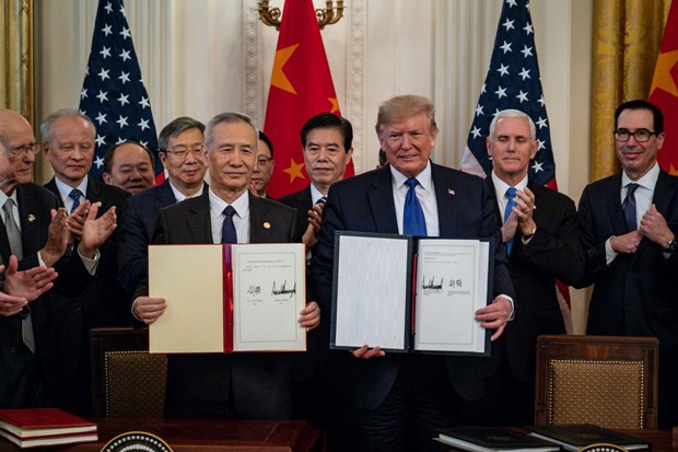 Lễ ký kết thỏa thuận thương mại giữa Mỹ và Trung Quốc.