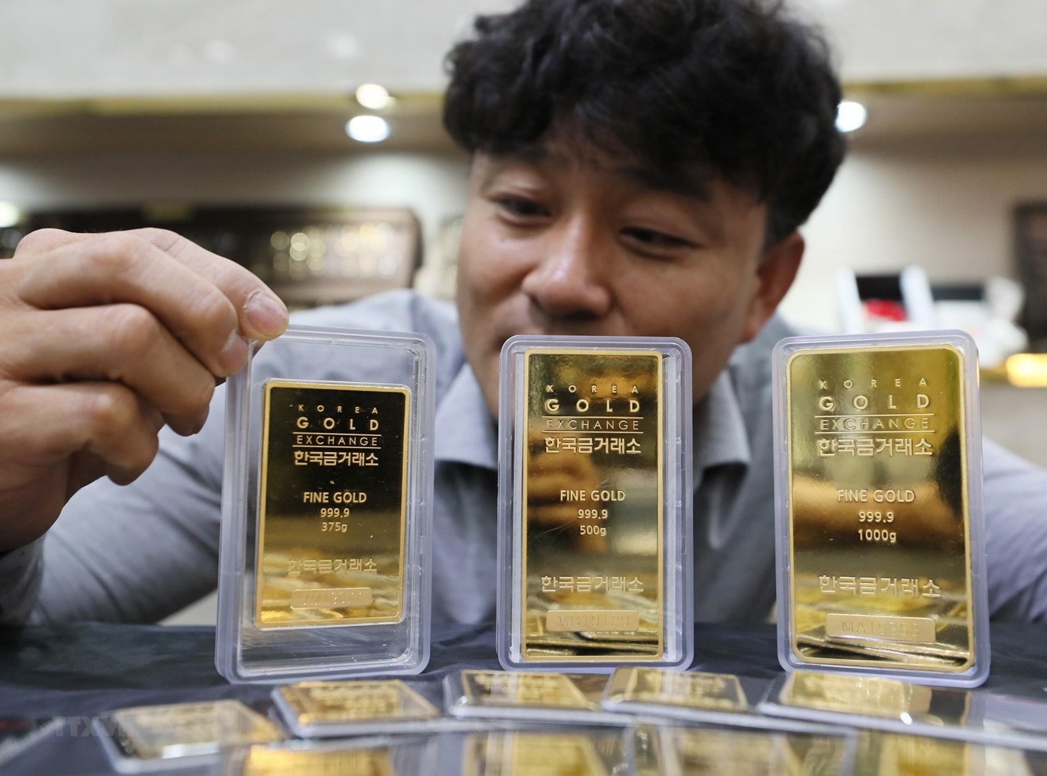 Giá vàng ở thị trường châu Á áp sát mức cao nhất trong gần 8 năm.
