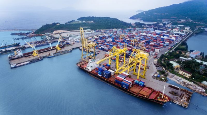Chi phí logistics cao đang là những điểm nghẽn khiến hệ thống cảng biển của Việt Nam khó phát triển.