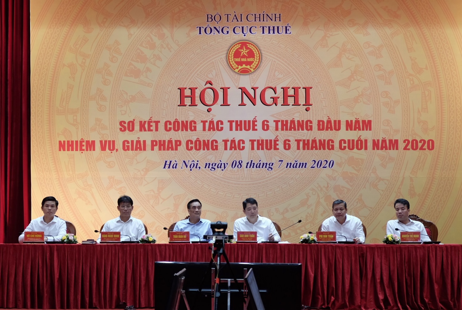 Thứ trưởng Trần Xuân Hà và tập thể Lãnh đạo Tổng cục Thuế.