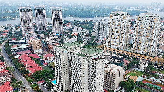 Nguồn vốn FDI đầu tư vào lĩnh vực bất động sản hiện đứng thứ 2 trong tổng vốn FDI đầu tư vào Việt Nam. Trong ảnh: Khu cao ốc tại phường Thảo Điền, quận 2, TPHCM.