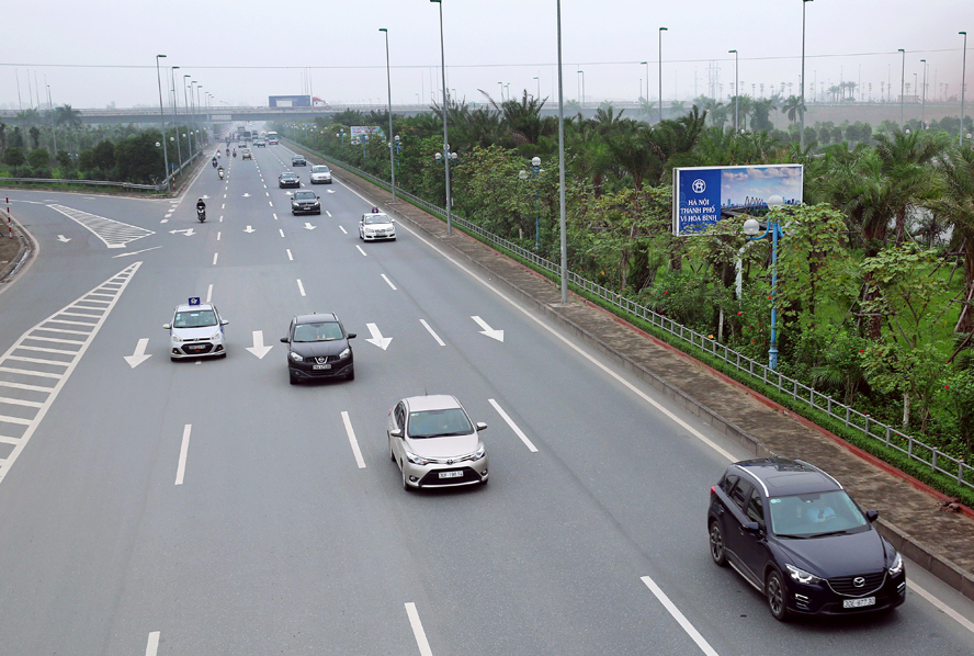 Để giảm ùn tắc và ô nhiễm, thành phố Hà Nội xây dựng Đề án thu phí phương tiện cơ giới vào nội đô. 