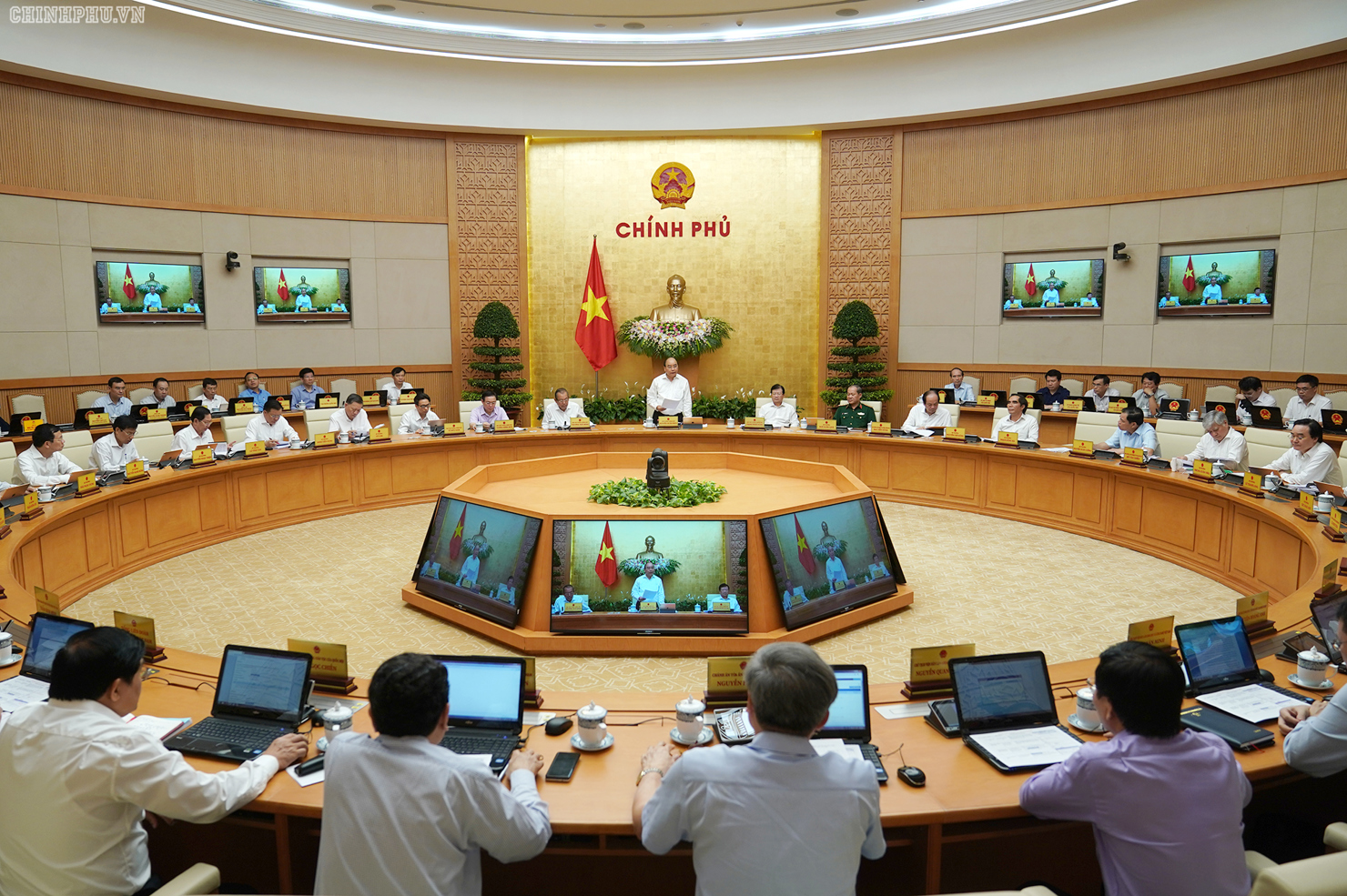 Quang cảnh phiên họp Chính phủ thường kỳ tháng 7/2019.