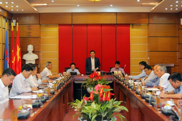 Ông Lê Mạnh Hùng, Tổng Giám đốc PVN chủ trì hội nghị giao ban tập đoàn. 