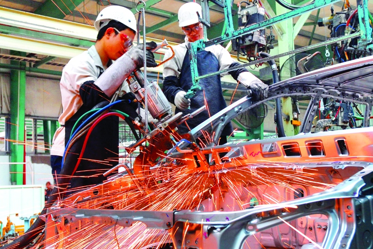 Công nghiệp hỗ trợ Việt Nam tuy đã có những bước tiến nhất định, song vẫn là ngành chậm phát triển.