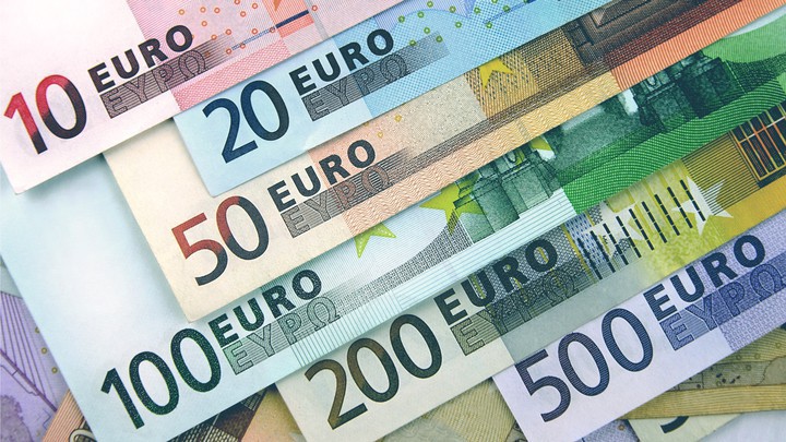 Giá Euro trong nước đồng loạt sụt giảm