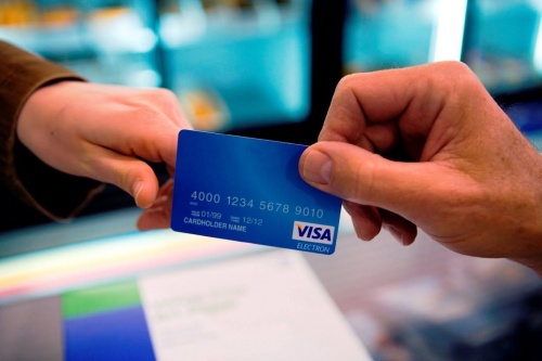 Không phải ngẫu nhiên mà thẻ tín dụng ngày càng được “trọng dụng” trong cuộc sống hàng ngày, đặc biệt là giới trẻ. 