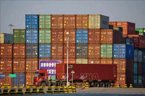 Hàng Trung Quốc chờ bốc dỡ tại cảng Long Beach, Los Angeles, Mỹ ngày 29/9/2018. Ảnh: AFP/TTXVN