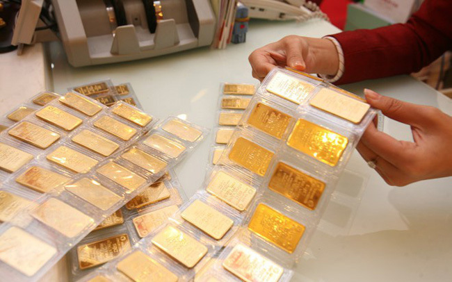 Giá vàng giảm mạnh gần 1 triệu đồng/lượng.