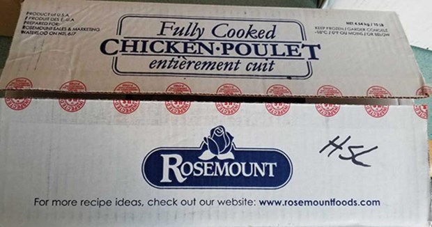 Thịt gà chín đóng gói Rosemount nghi nhiễm khuẩn Listeria.(Nguồn: narcity.com)