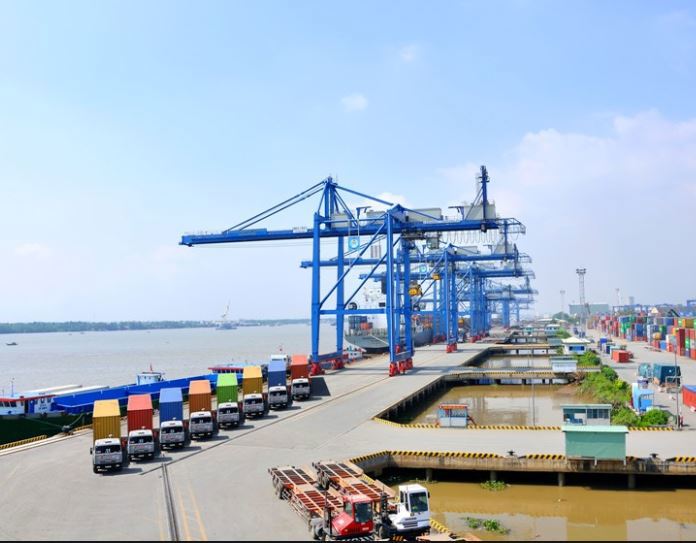 Cảng Cát Lái nằm trên sông Đồng Nai là một trong những cảng trọng điểm của hệ thống Cảng khu vực TP. Hồ Chí Minh.