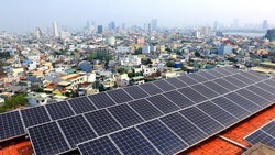 Kiến nghị mua điện mặt trời áp mái ở mức 9,35 cent/kWh.