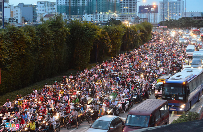 TP. Hồ Chí Minh đề xuất cấm xe máy vào trung tâm theo 3 giai đoạn.