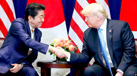 Cuộc gặp giữa Thủ tướng Shinzo Abe và Tổng thống Donald Trump được kỳ vọng mang lại tín hiệu thuận lợi cho kinh tế.