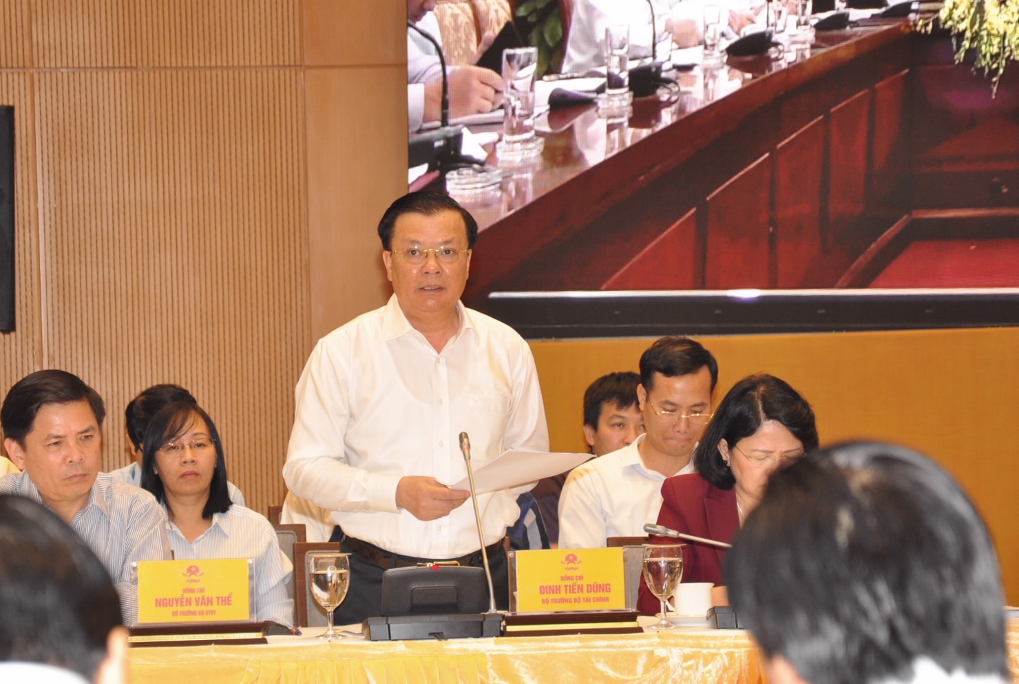 Bộ trưởng Bộ Tài chính Đinh Tiến Dũng phát biểu tại Hội nghị.