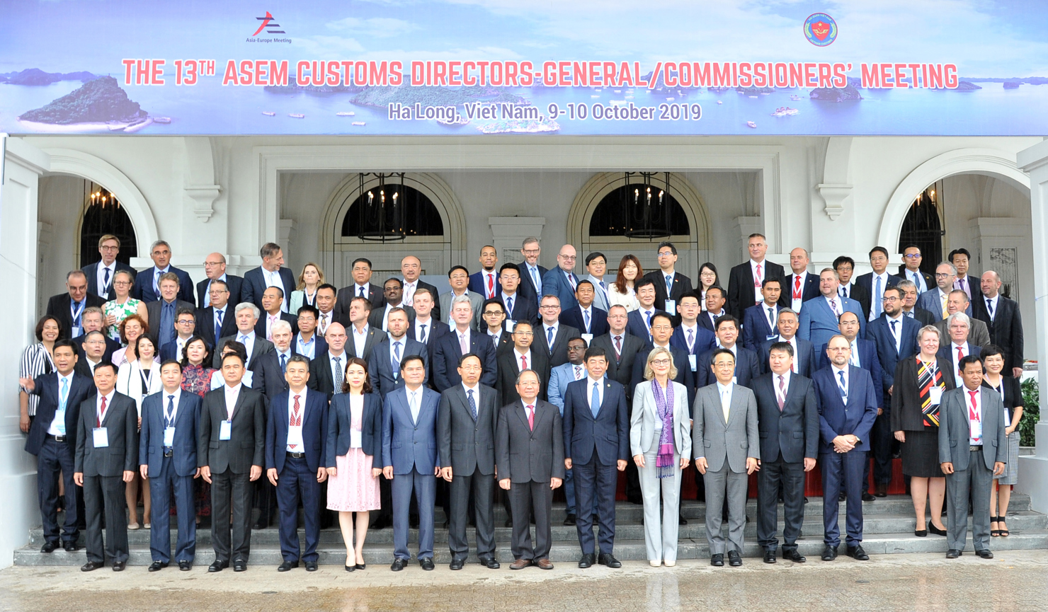 "Tuyên bố Hạ Long" thể hiện cam kết của các Tổng cục trưởng Hải quan ASEM về các mục tiêu và ưu tiên hợp tác hải quan ASEM trong tương lai.