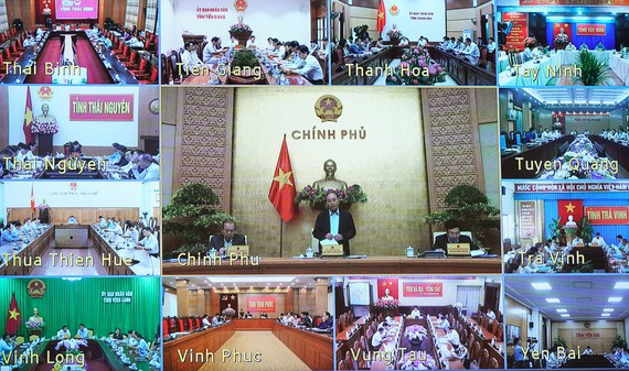 Thủ tướng Nguyễn Xuân Phúc chủ trì hội nghị trực tuyến về tình hình thực hiện, giải ngân các chương trình, dự án ODA, vốn vay ưu đãi nước ngoài. Ảnh: VGP