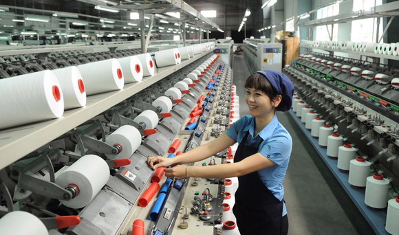 TP. Hồ Chí Minh  tiếp tục tạo thuận lợi tối đa cho doanh nghiệp đẩy mạnh sản xuất.